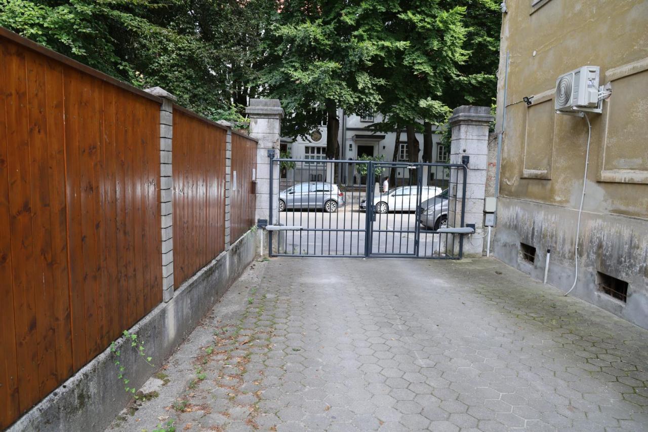 Love Nest Apartment Любляна Екстер'єр фото